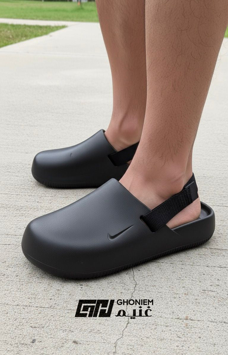 Black nike slipper